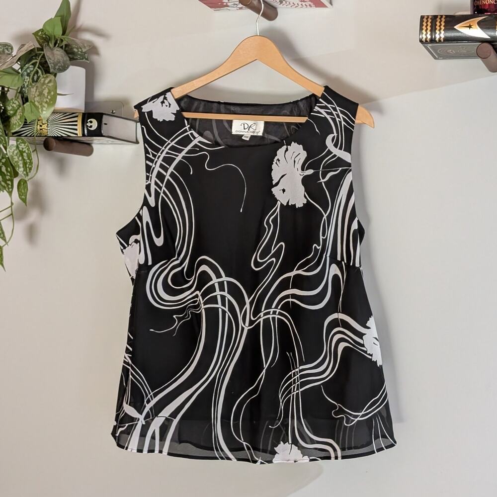 Donna Ricco | Black & White Abstract Geometric Print Sleeveless Blouse Top | 18W
